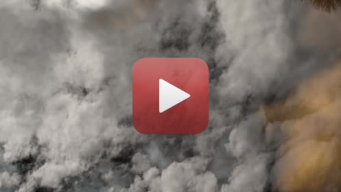 NUAGESréalisation : Claude Jeanmartmusique : Hélène Sage, Dominique Regel, Raphaël Sibertin-Blanc06 - 2020FILMS DES CONFINSPendant la période de confinement (virus Covid -19 ), impossible de continuer les APSARAS et le dessin en aveugle.Envie d’utiliser toutes les ressources autour de moi, dans la maison, dans le jardin, dans les environs immédiats autorisés, en utilisant la vidéo, à défaut d’autres possibilités. Ce seront donc 20  films de 6 minutes avec des musiques composées spécialement, réalisés entre décembre 2019 et juillet 2020. Un seul thème à la fois traité » picturalement » : pas de scénario écrit, pas de croquis, mais l’œil aux aguets, prises de vues au fur et à mesure de l’émergence des idées, montage direct, et retour fréquent à de nouvelles prises de vue. Multiples versions pour parvenir au résultat final, transmis aux musiciens, qui ont travaillé de la même façon. Sur le site impossible de présenter la totalité des films ni chacun dans son entière durée. Ce sont donc à chaque fois, des réductions à 3 minutes environ.A plusieurs reprises je me suis heurté aux limites de la puissance de mes ordinateurs, j’ai donc renoncé à certains effets pour en inventer d’autres.Ce travail a été très enrichissant, et assez euphorisant.