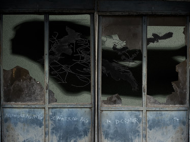 Allongée près de toi, je n'arrive pas à dormir